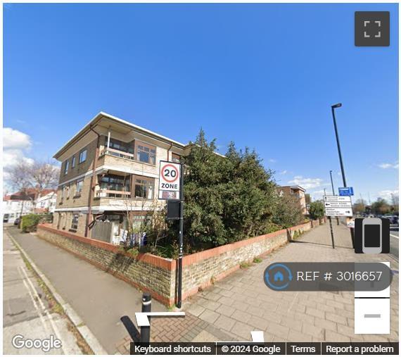 Flat Staines Road in Greater London