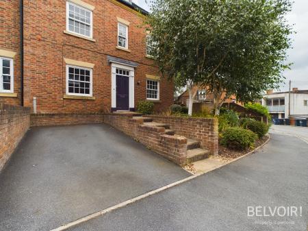 Flat Llewellyn Place in Shrewsbury
