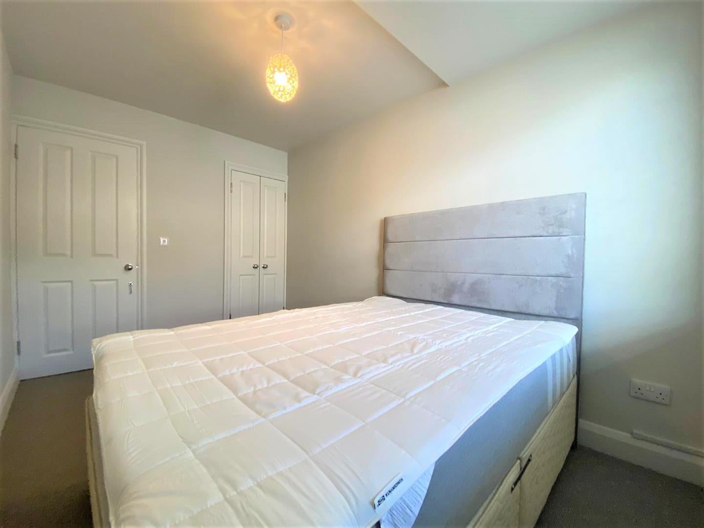 Flat Uxbridge Road in Greater London