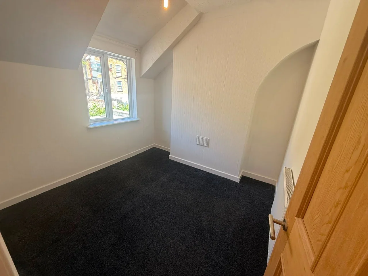 House Yateley Court in Greater London