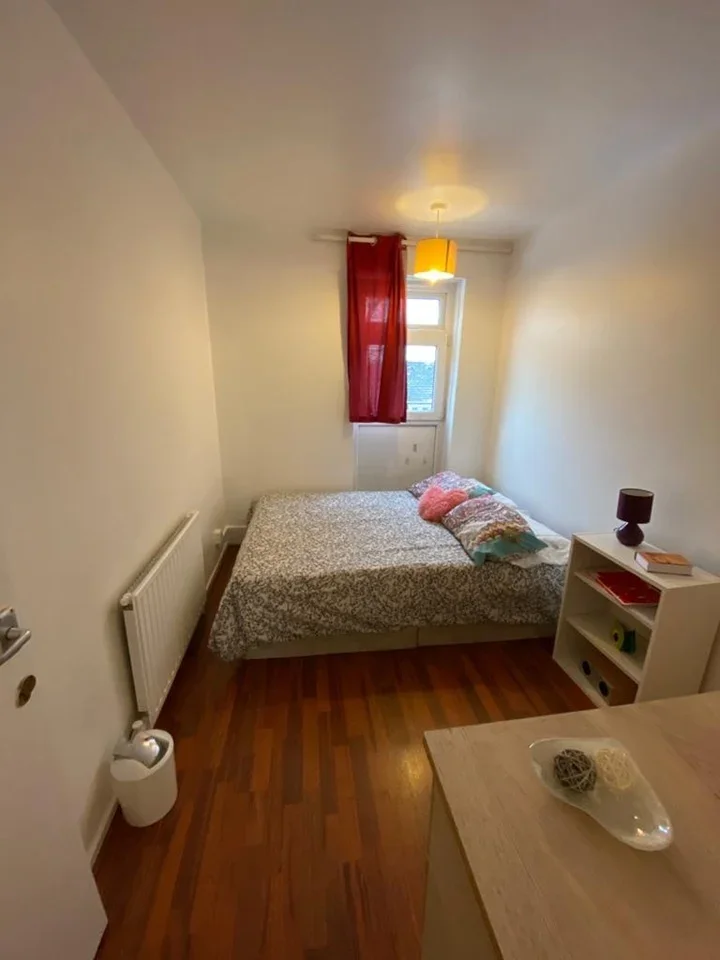 Room Cambridge Heath Road in Greater London