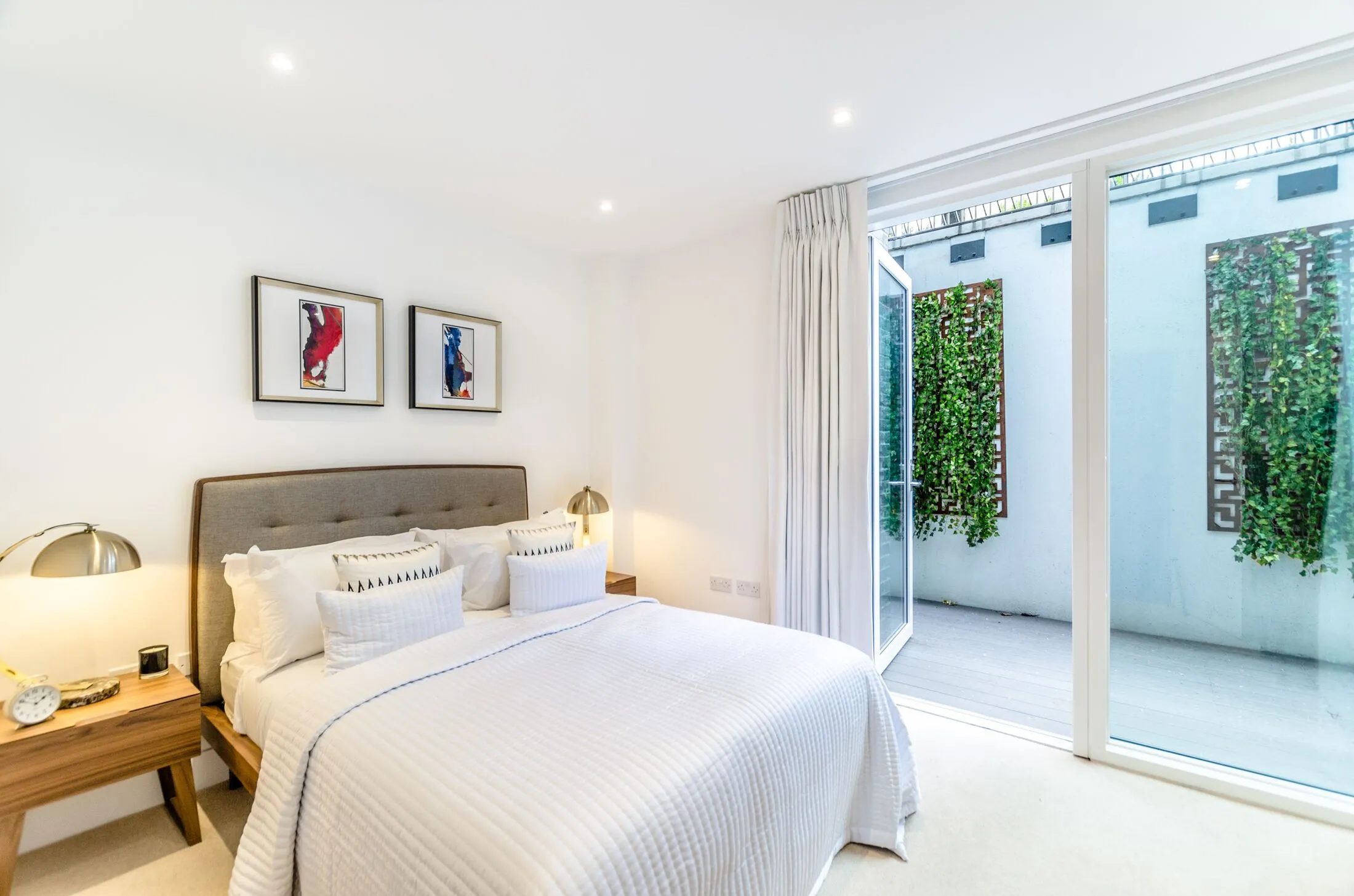 Flat Rochester Place in Greater London