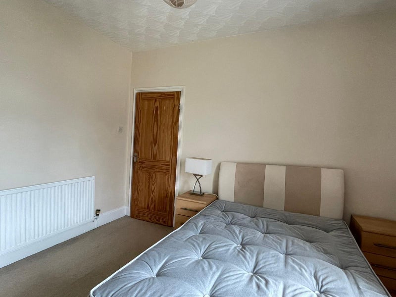 Room Cambridge Street in Cardiff