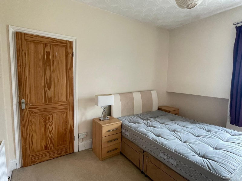 Room Cambridge Street in Cardiff