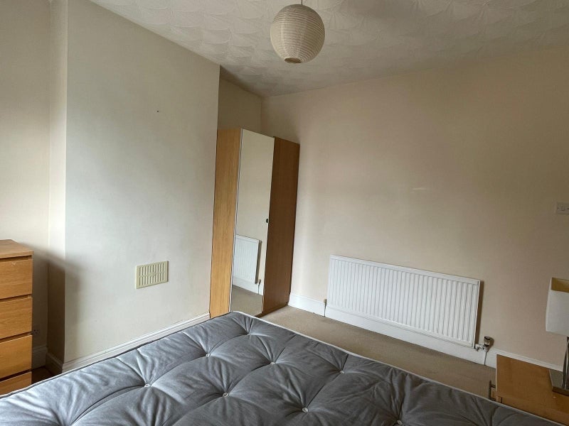 Room Cambridge Street in Cardiff