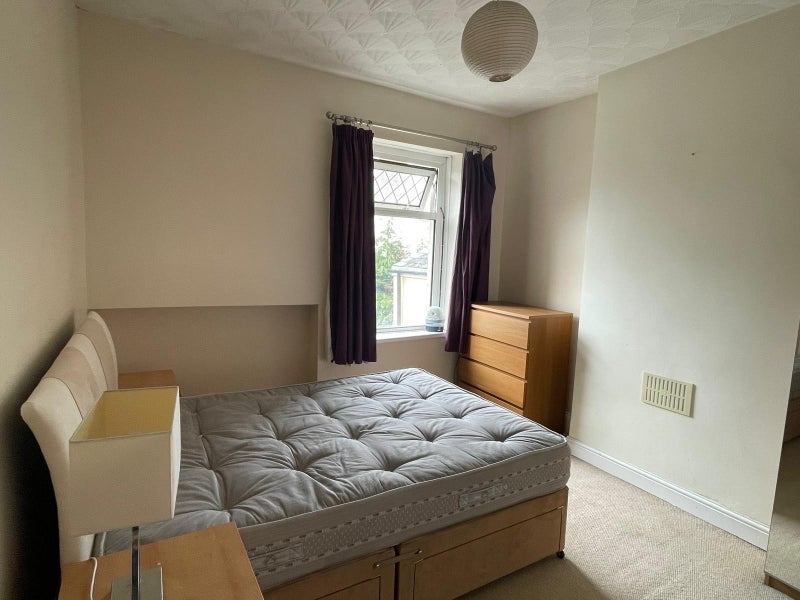 Room Cambridge Street in Cardiff