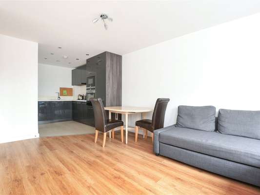 Flat Eden Road in Sevenoaks