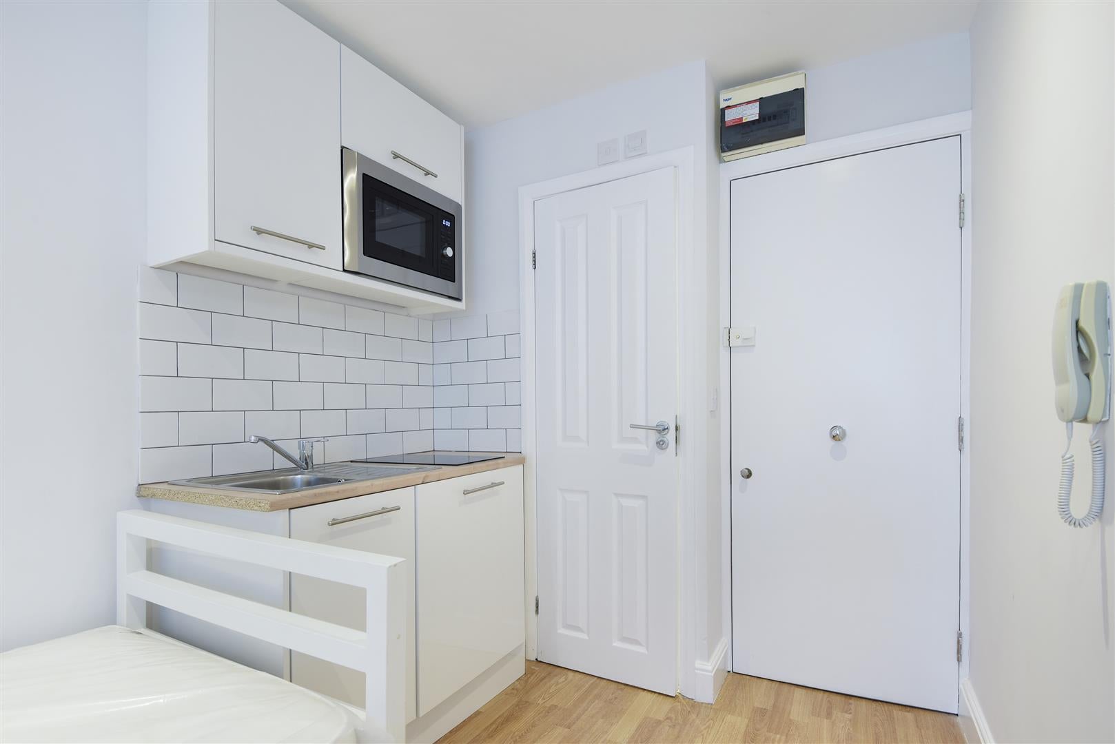 Flat Southwell Gardens in Greater London