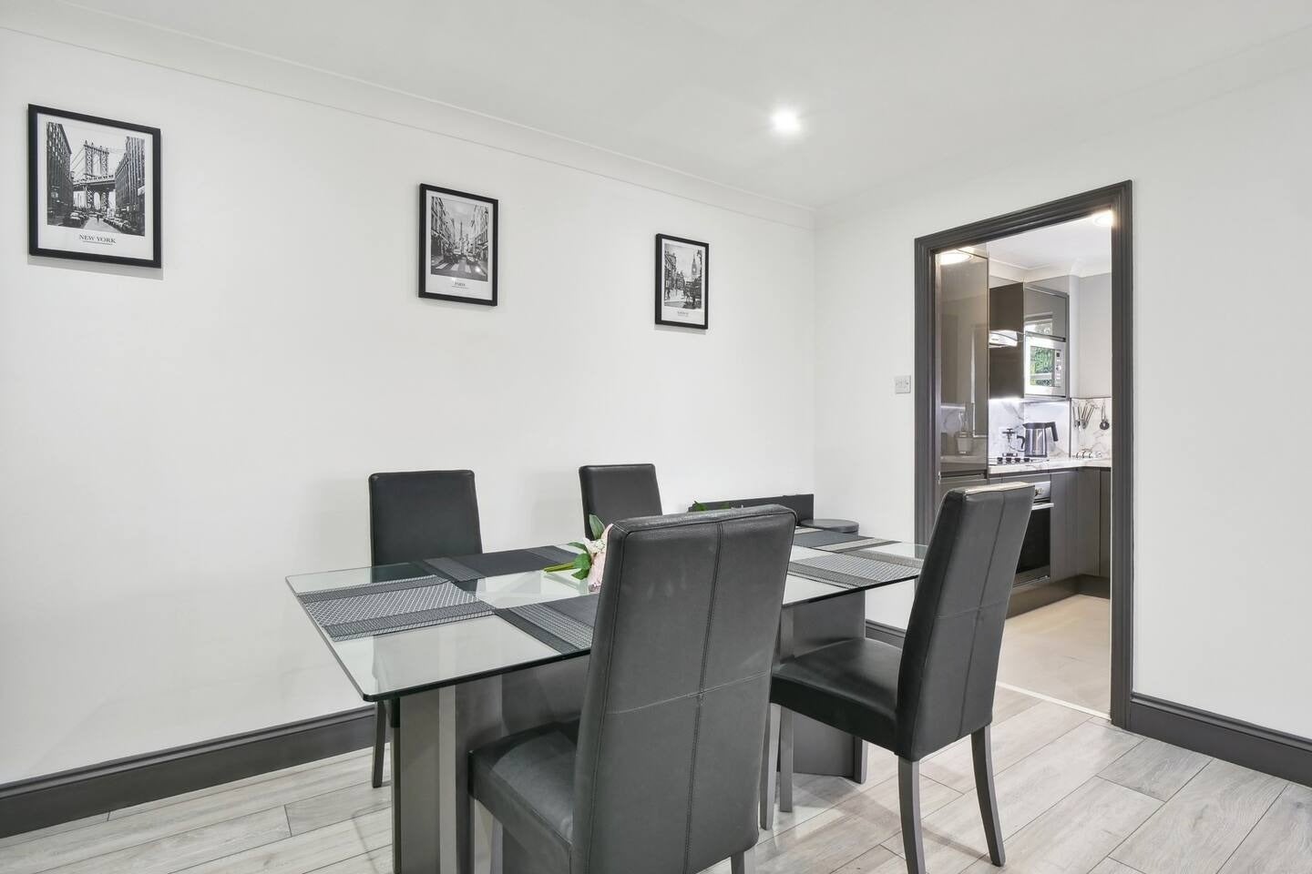 Flat Alexandra Gardens in Woking