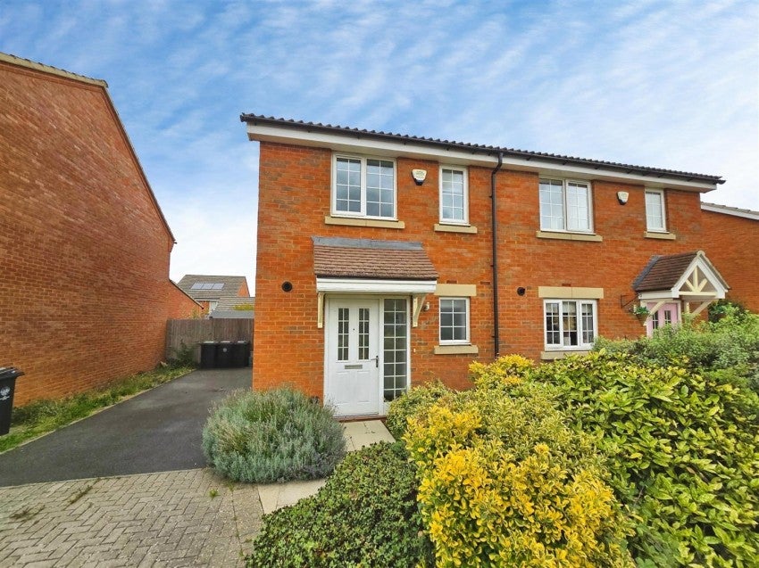 House Chelveston Road in Raunds