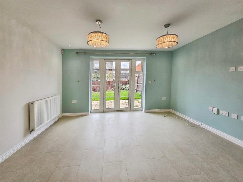 House Chelveston Road in Raunds