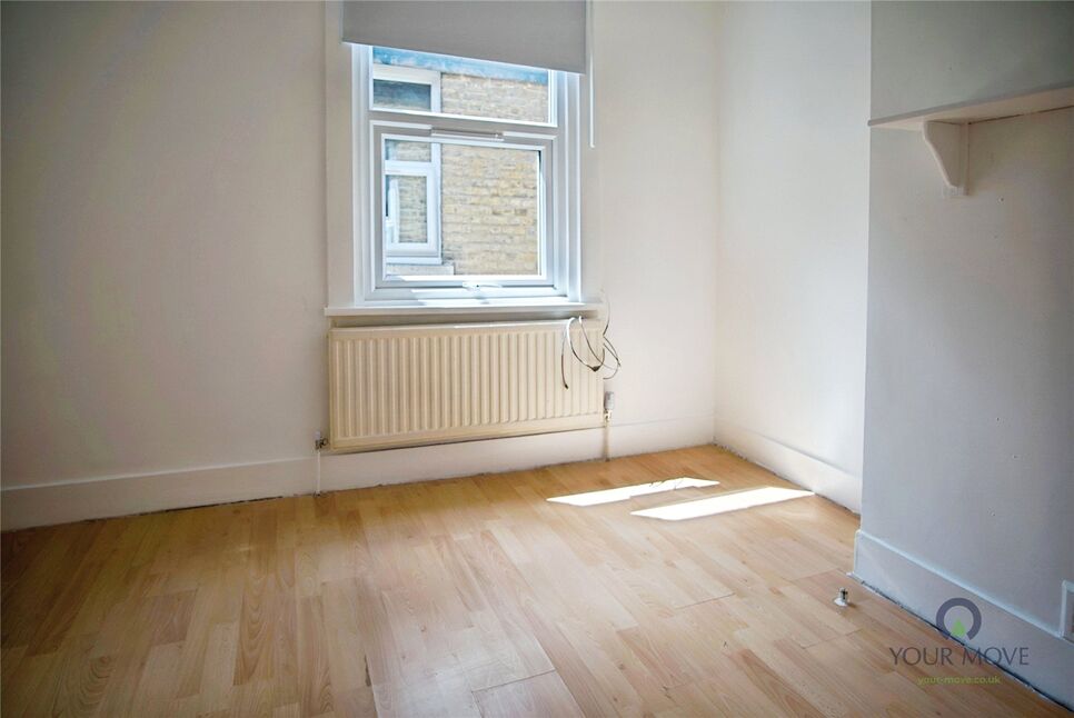 Flat Riverdale Road in Greater London