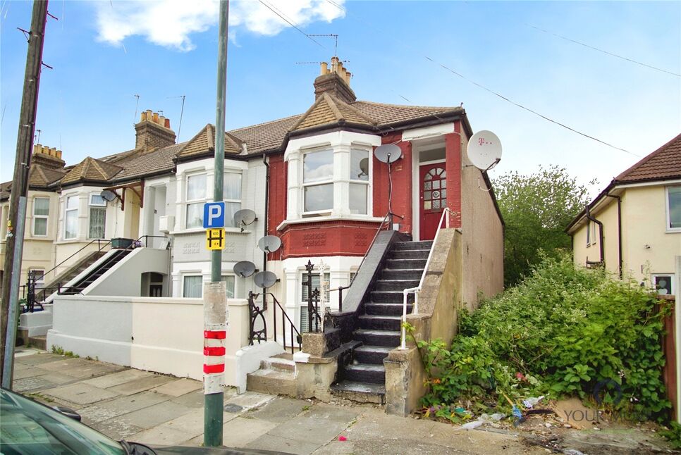 Flat Riverdale Road in Greater London