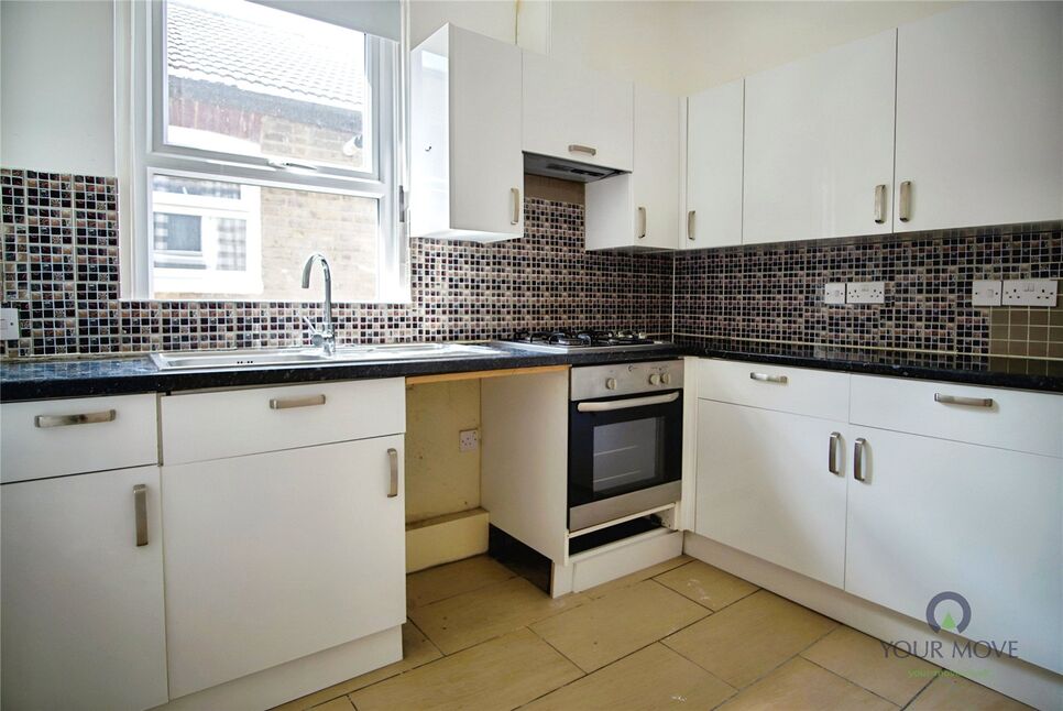 Flat Riverdale Road in Greater London
