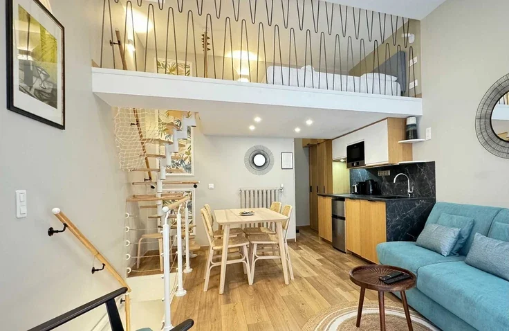 Flat Rue du Général de Castelnau in Paris