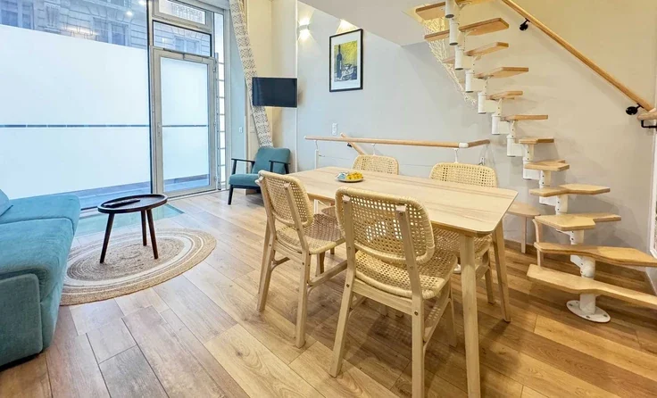 Flat Rue du Général de Castelnau in Paris