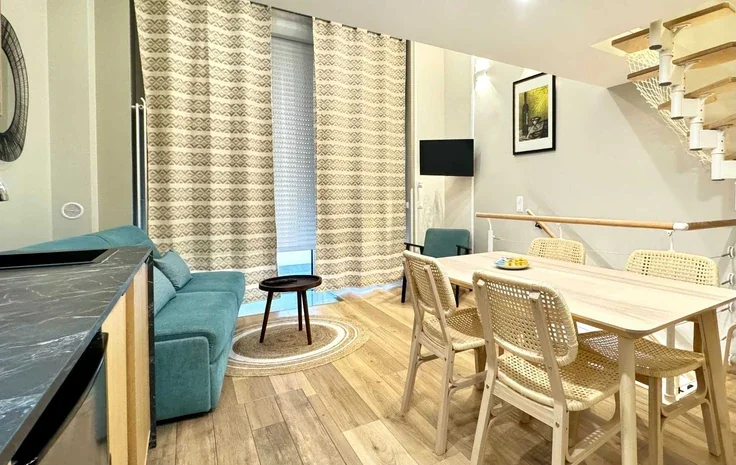 Flat Rue du Général de Castelnau in Paris