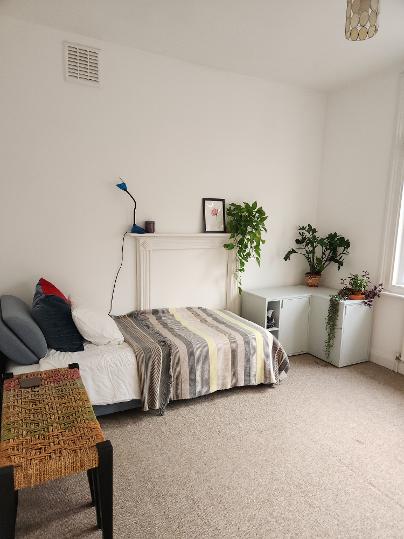 Room Palmerston Road in Greater London