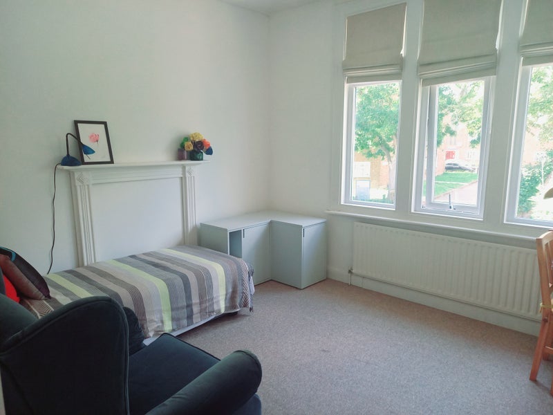 Flat Palmerston Road in Greater London