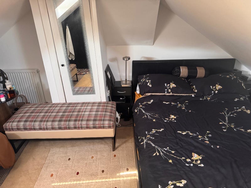 Room The Green in Slough