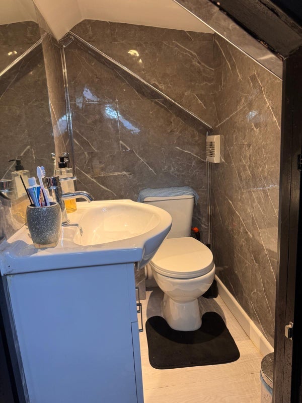 Room The Green in Slough