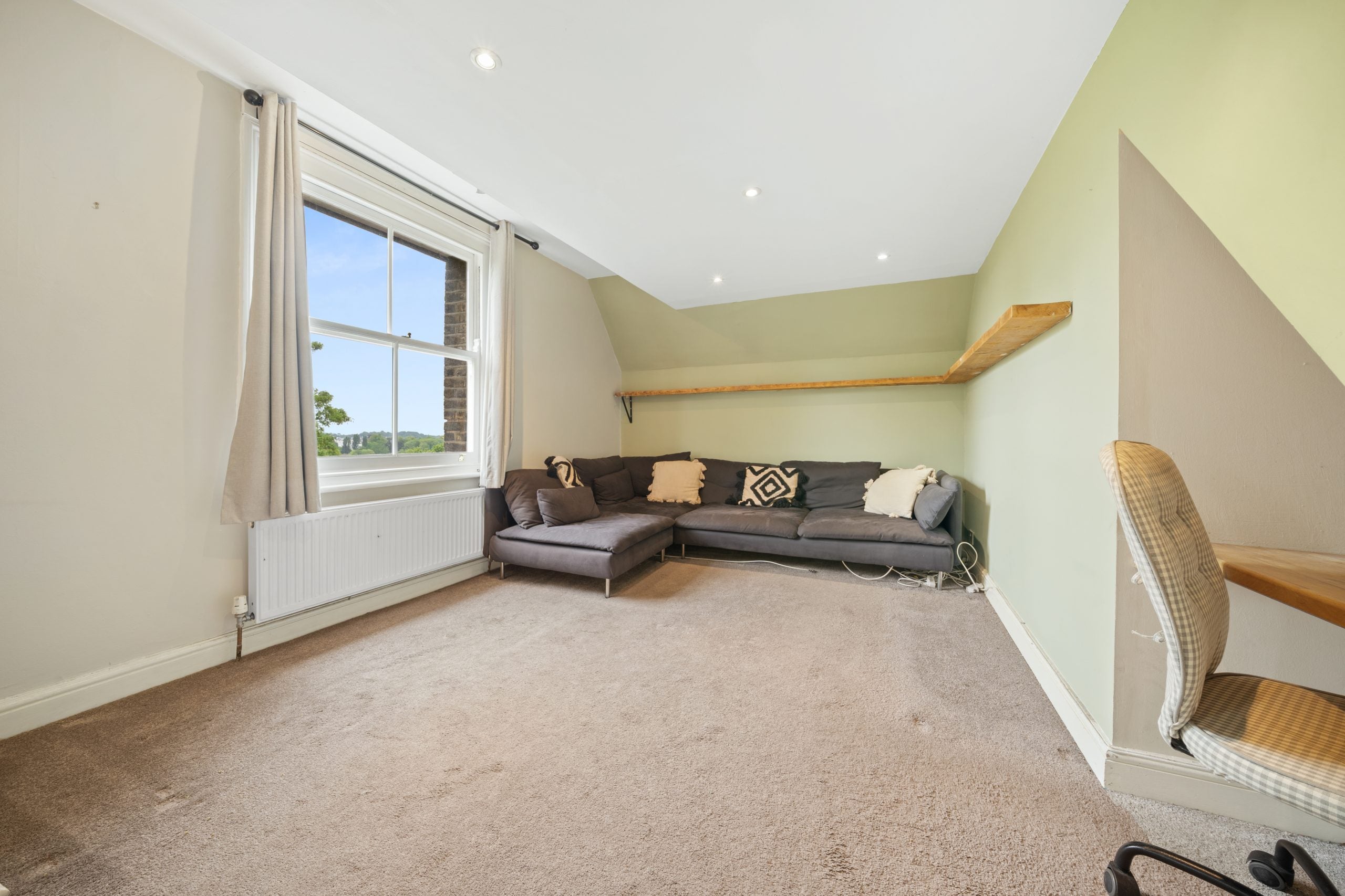 Flat Hornsey Lane in Greater London