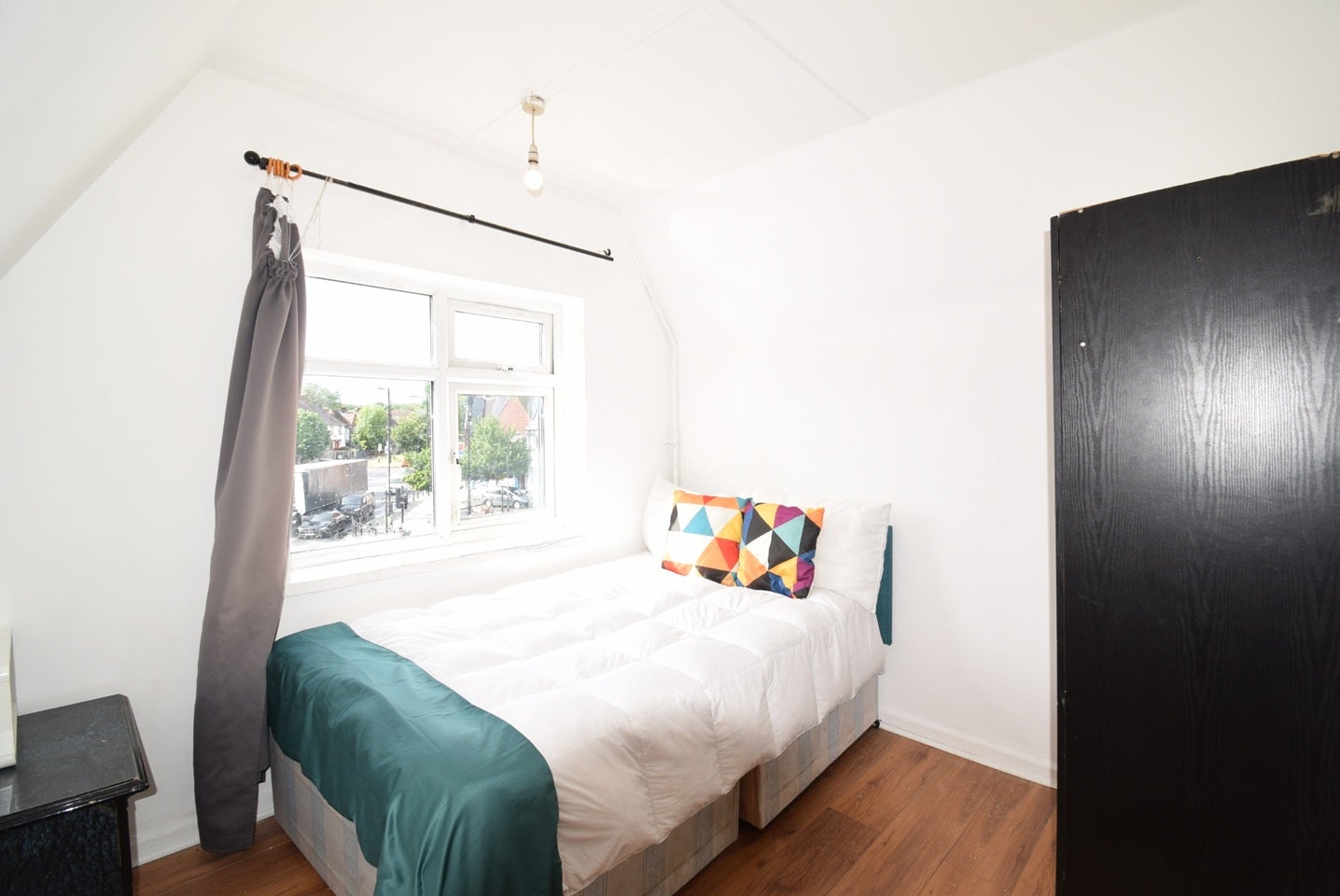 Room Old Oak Common Lane in Greater London