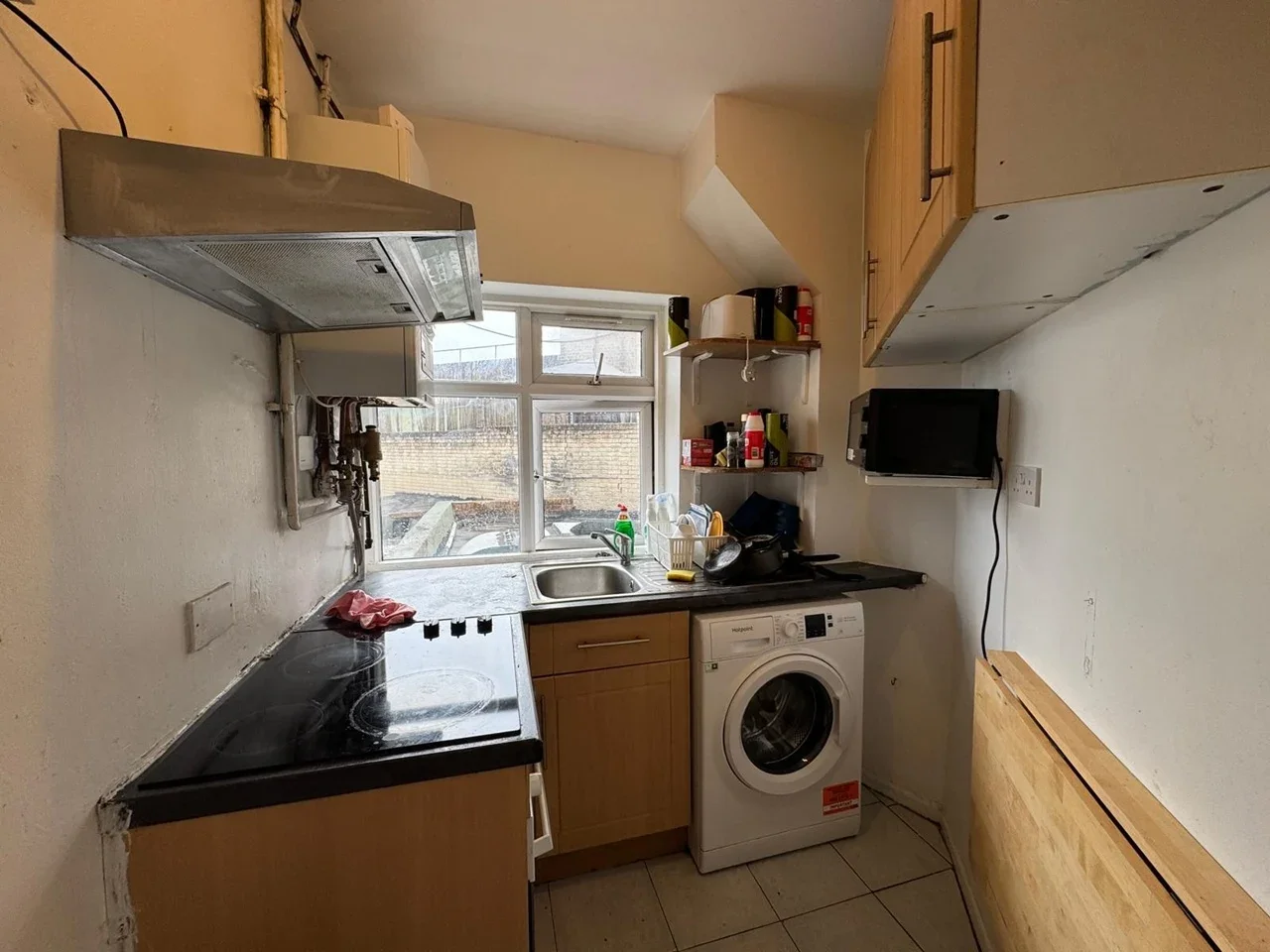 Room Old Oak Common Lane in Greater London