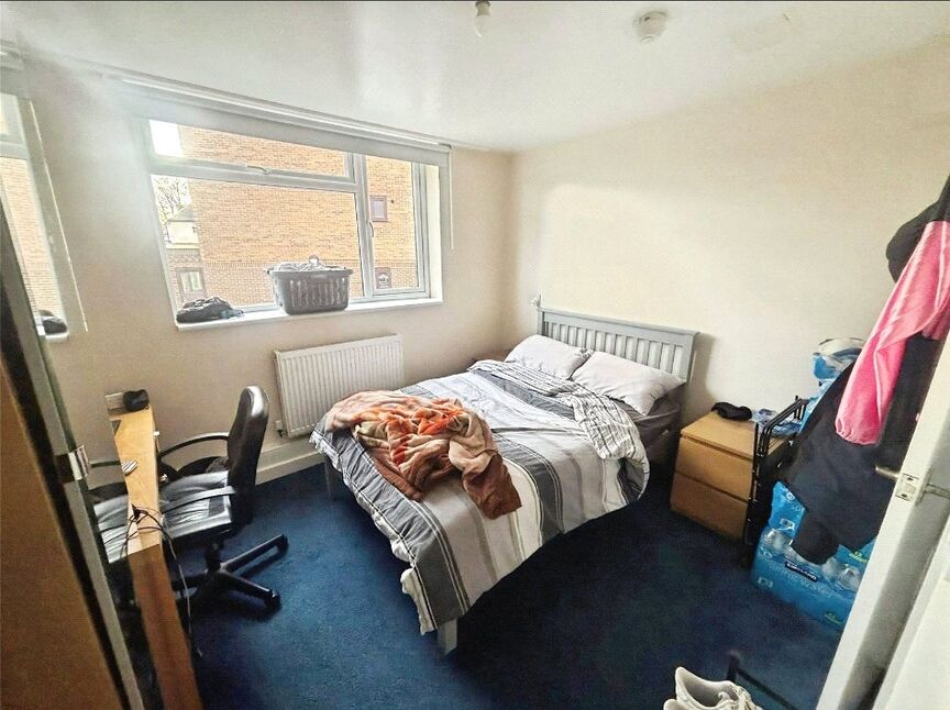 Flat Brookvale Road in Southampton