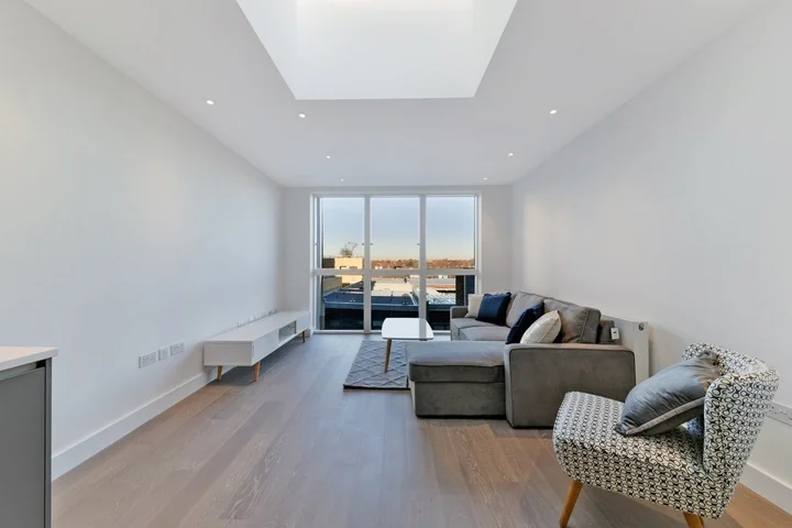 Flat Kilburn Lane in City of Westminster