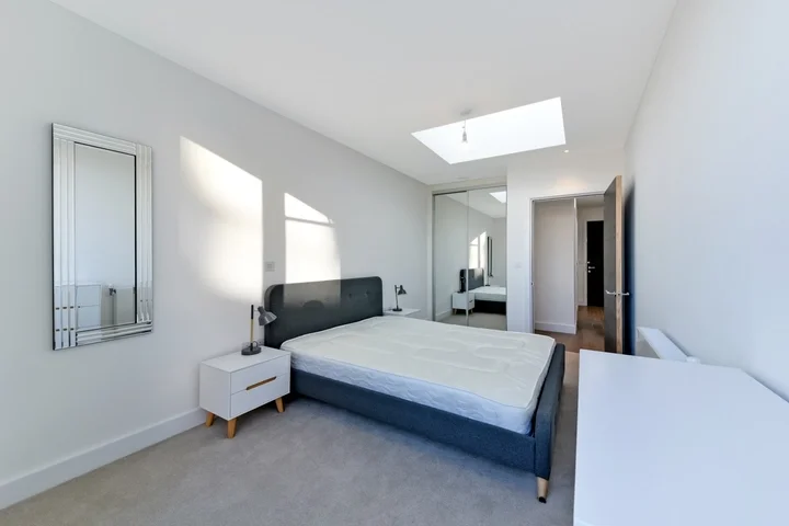Flat Kilburn Lane in City of Westminster