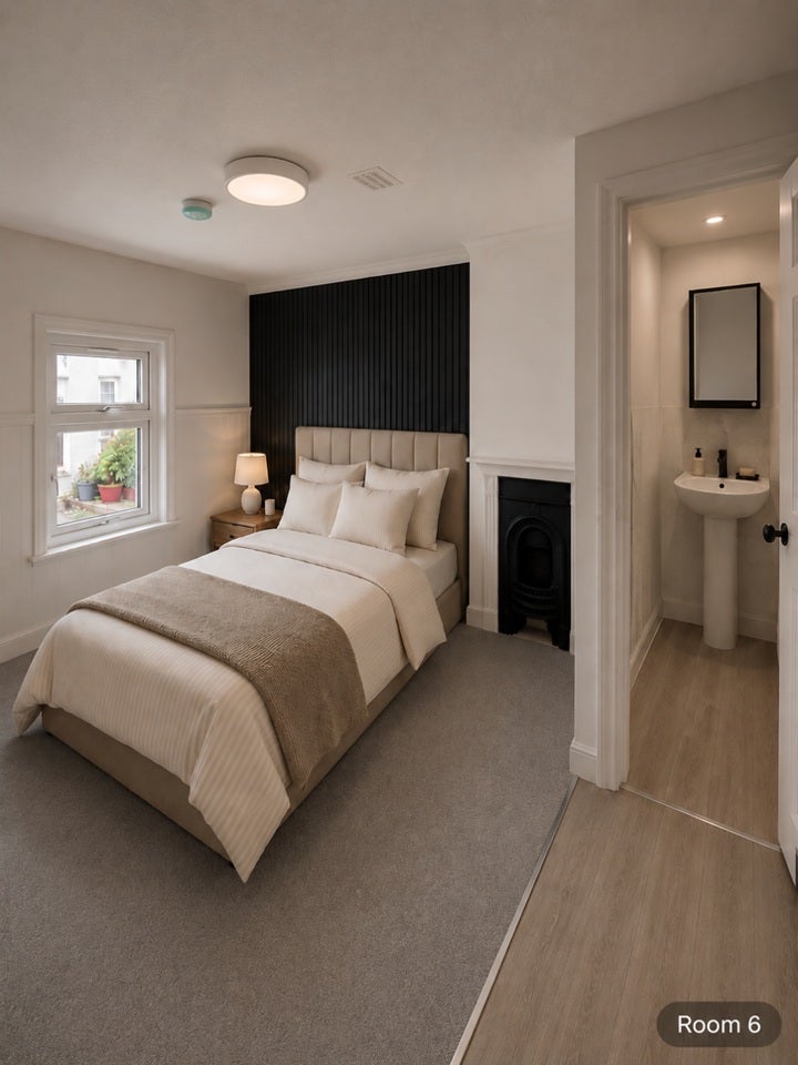 Room Chalkwell Road in Borough of Swale