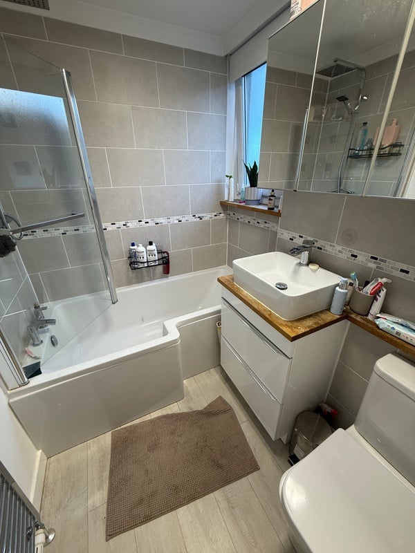 Room Croftside Avenue in Glasgow