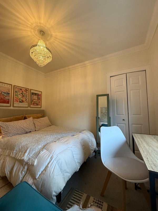 Room Croftside Avenue in Glasgow