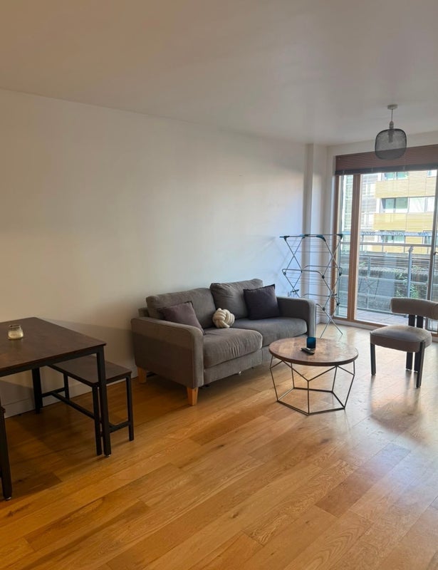 Flat Crampton Street in Greater London