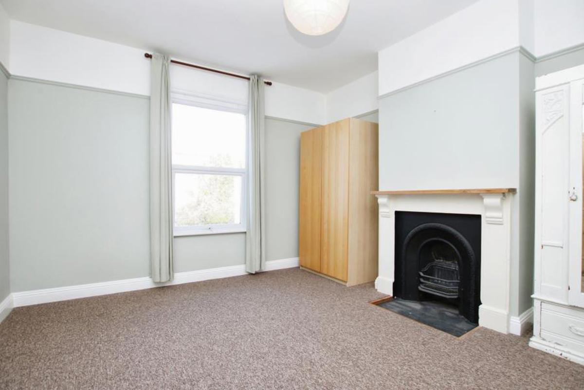 Flat Shadwell Road in Bristol