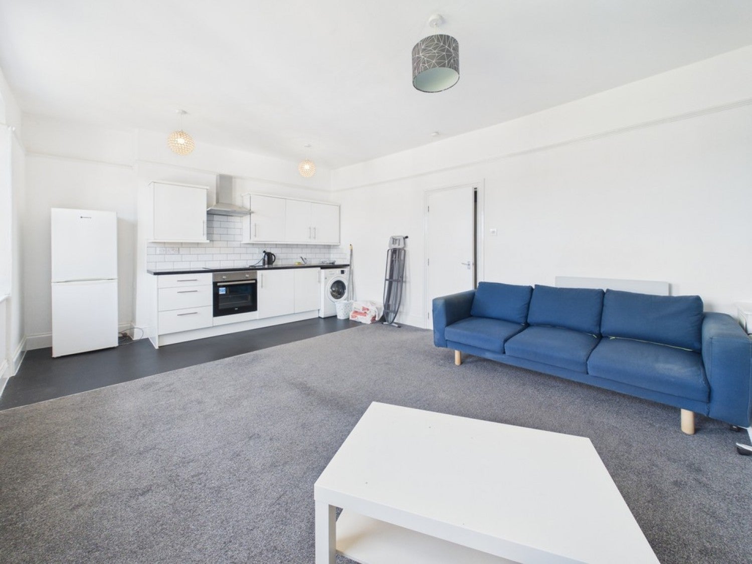 Flat Wyndham Square in Plymouth