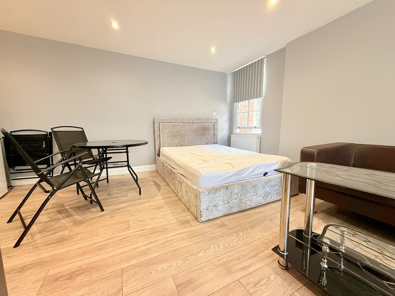 Flat Sydenham Road in Greater London