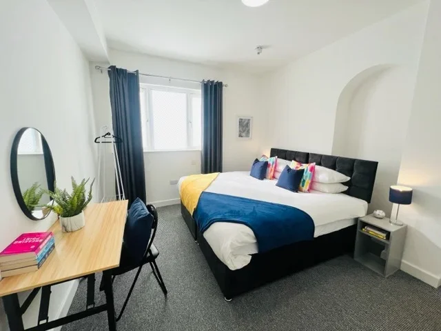 Room Wellington Street in East Staffordshire