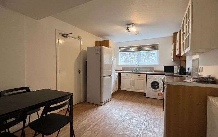 Flat Thurmond Crescent in Winchester