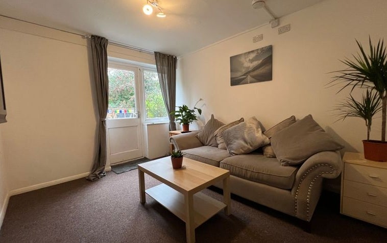 Flat Thurmond Crescent in Winchester