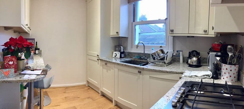 Room Probert Road in Greater London