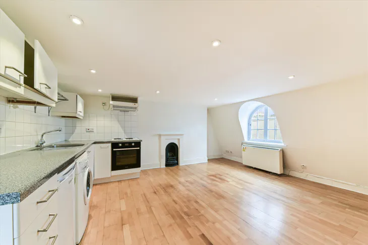 Flat Nelson Road in Greater London