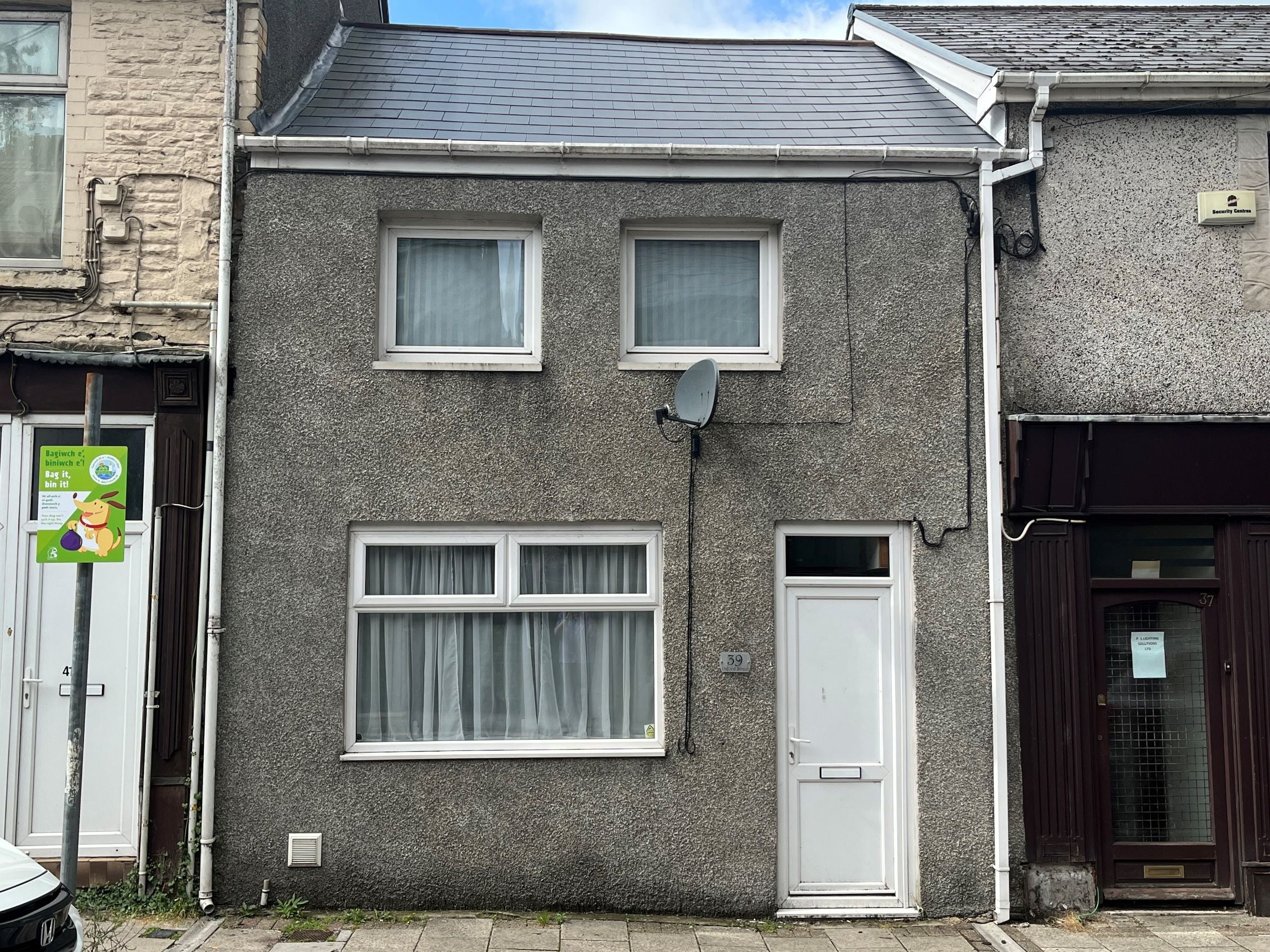 House Oxford Street in Pontycymer
