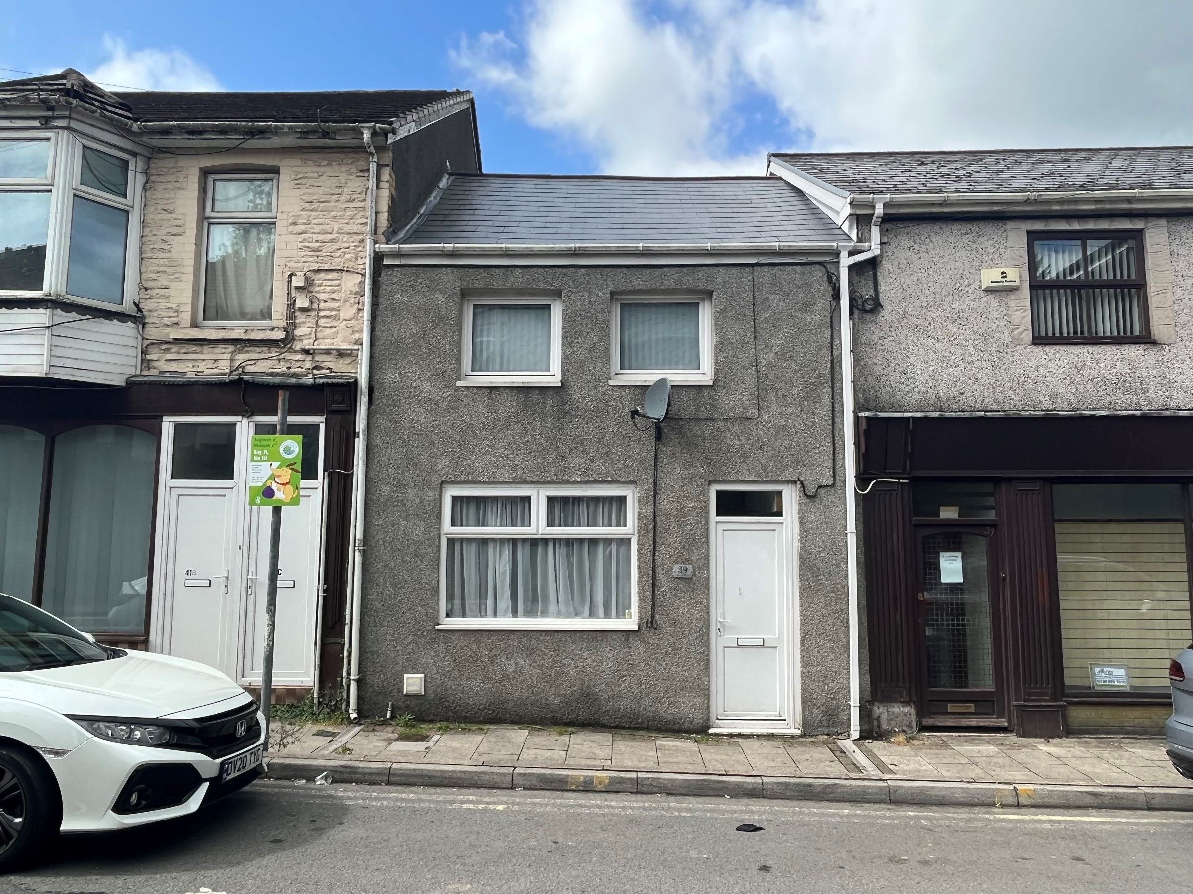 House Oxford Street in Pontycymer