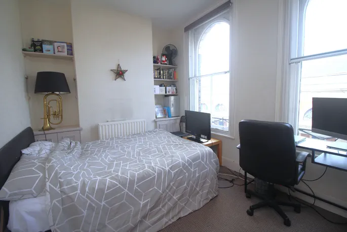 Flat Long Lane in City of London
