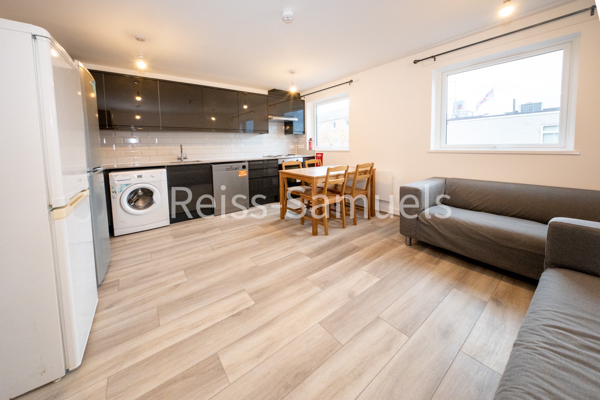 Flat Cyclops Mews in Greater London