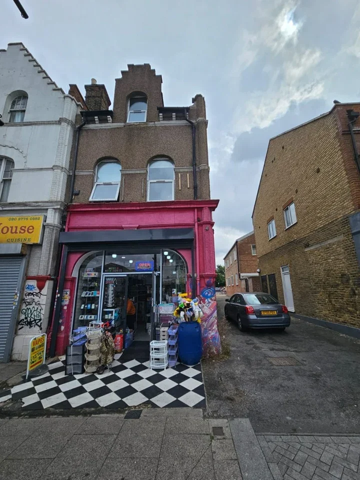 Flat Sydenham Road in Greater London