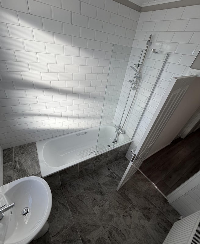 Room Newburn Road in Newcastle upon Tyne