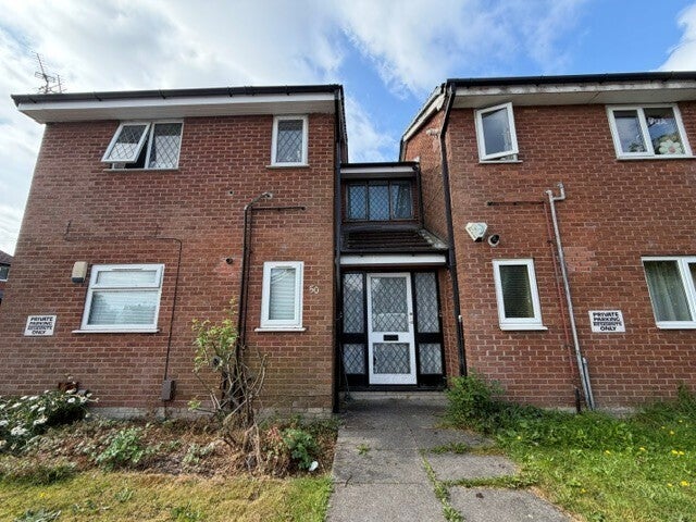 Flat Stapleford Close in Manchester